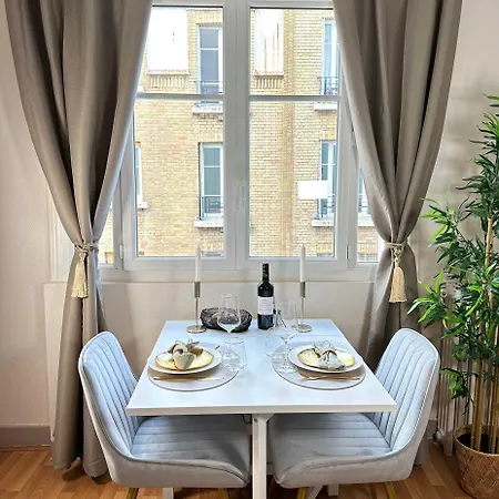 Porte De Versailles - Executive With Lift Apartment