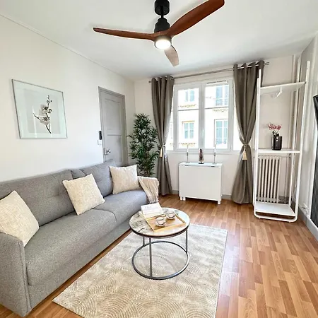 Porte De Versailles - Executive With Lift Apartment Paris